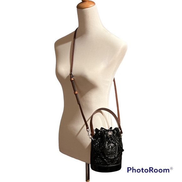 Tory Burch black patent leather bucket bag with handle and long strap EXCELLENT! - Picture 4 of 5